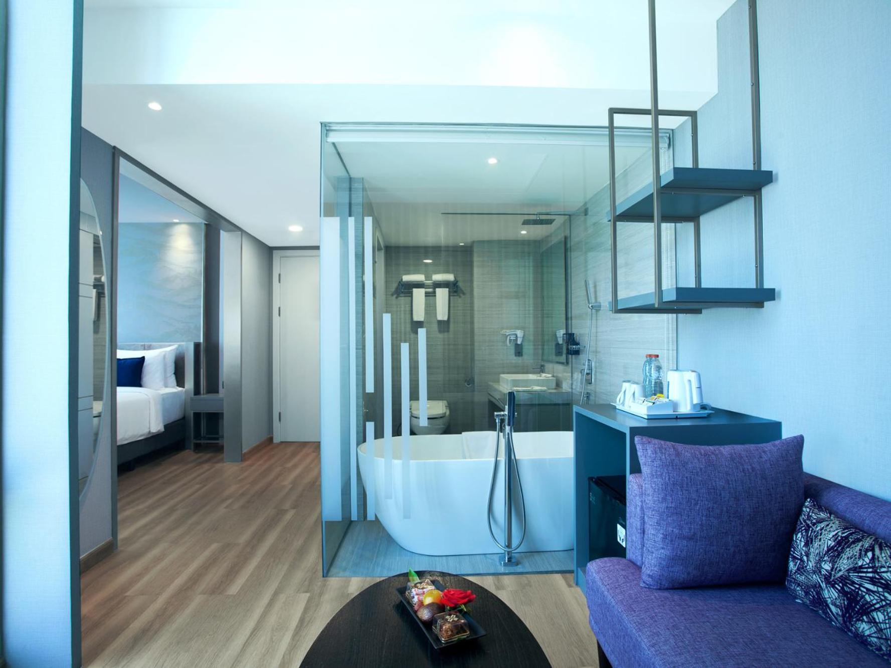 Platinum Tunjungan Hotel 4*